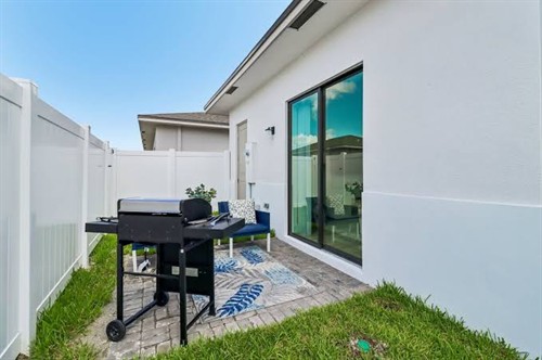 each home comes with a private, fully fenced-in backyard and a perfectly placed patio area—ideal for relaxing, enjoying your morning coffee, entertaining guests, or letting your furry friend enjoy the outdoors. ?????