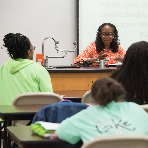 Anatomy & Physiology class with Dr. Lia Walker