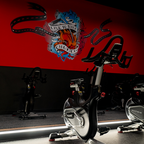 Indoor cycling classes for cardio, endurance, and calorie burn.