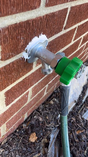 Gallery Image benjamin-franklin-plumbing-outside-hose-spigot-pipe-burst-apex.jpeg