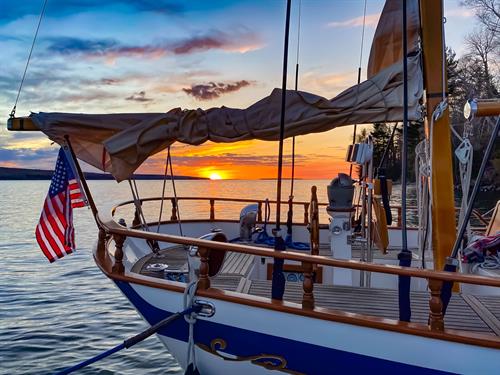 Gallery Image Sunset_Apostle_Islands_-_True_North_Sailing_Charters.jpg