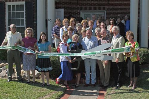 Gallery Image New_House_Ribbon_Cutting.jpg