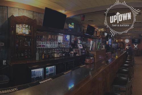Uptown Tap & Eatery full bar