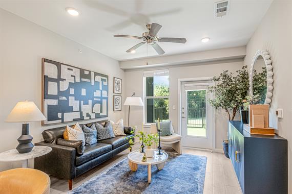 Gallery Image DSCF6566_Taylor_Vaughn.jpg Gallery Image DSCF6566_Taylor_Vaughn.jpg