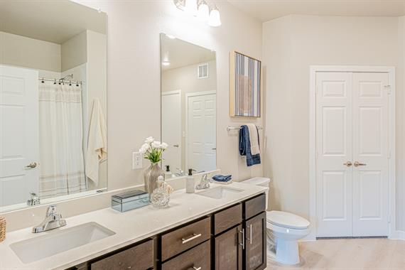 Gallery Image DSCF6580_Taylor_Vaughn.jpg Gallery Image DSCF6580_Taylor_Vaughn.jpg