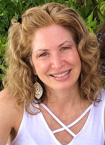 Gallery Image Deann_Rios_head_shot.1_12-20.jpg