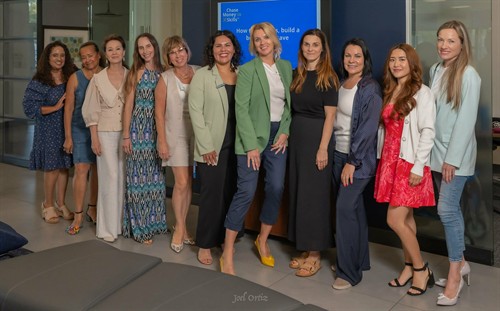 Women United for Support event. I deeply believe in the power of women supporting women — because sometimes another woman can feel like home: a place where you are seen, understood, encouraged, and reminded of your own strength.