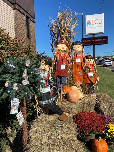 Gallery Image Scarecrows.jpg
