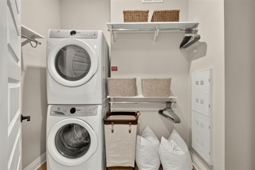 Gallery Image Halo_Closet.jpg