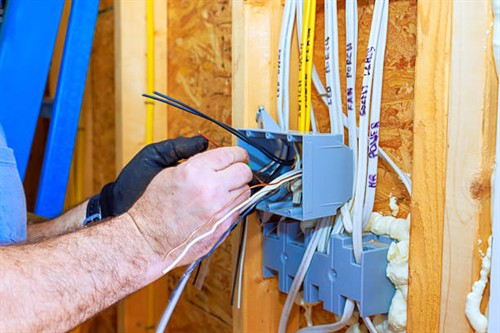 Gallery Image Electrician_picture.jpg