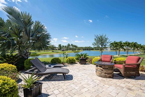 Lakefront home in a gated community 