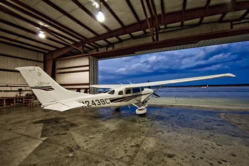 Gallery Image Hangar_Photo_Jason_5.jpg