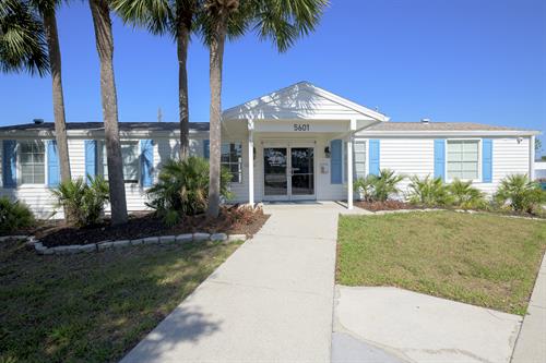 Gallery Image Lakewood_village-12.jpg