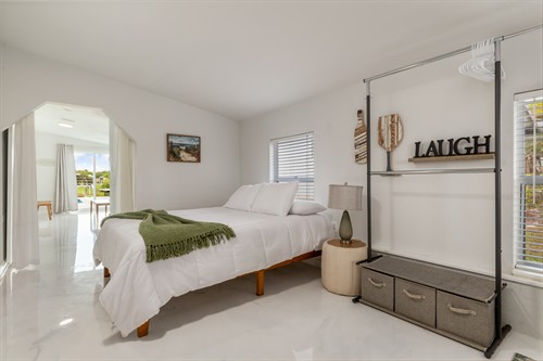 Gallery Image 16-815_Palmetto_Dr_Port_Charlotte_Florida-17.jpg