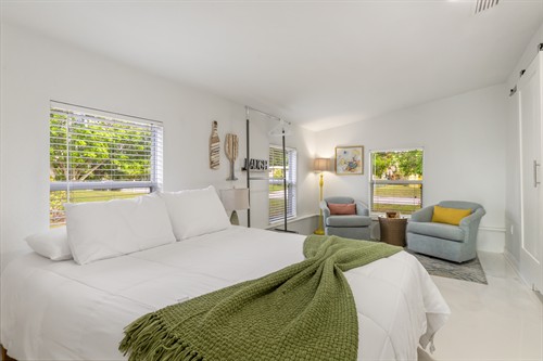 Gallery Image 18-815_Palmetto_Dr_Port_Charlotte_Florida-19.jpg
