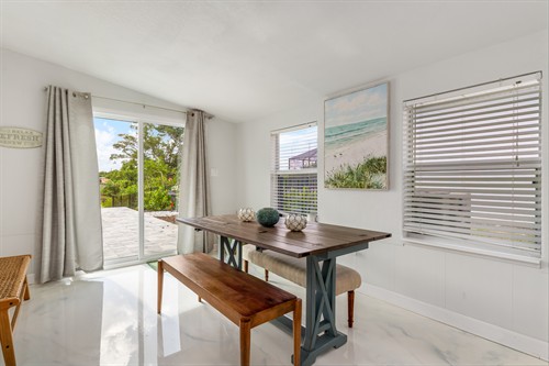 Gallery Image 22-815_Palmetto_Dr_Port_Charlotte_Florida-23.jpg