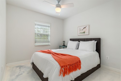 Gallery Image 24-815_Palmetto_Dr_Port_Charlotte_Florida-25.jpg