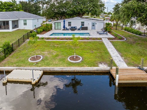 Relax N Rentals Waterfront Home With Gulf Access