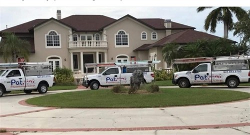 Gallery Image Trucks_at_Windcrest.jpg