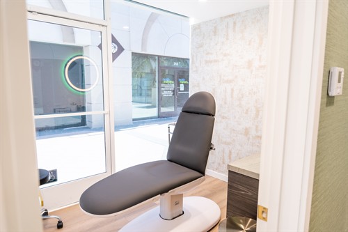 Glow Aesthetic Center Med Spa in Encino, CA