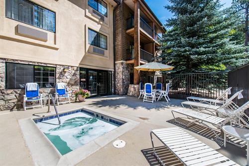 Outdoor Hot tub to enjoy the fresh air