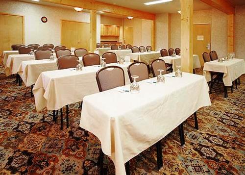 Spacious meeting room to promote focus 