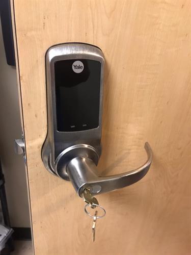 Electronic Commercial Lock