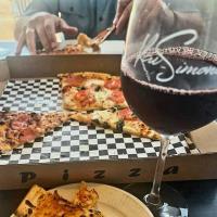 Kai-Simone Winery now Serving Hot Fresh Pizza