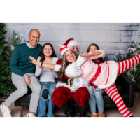Holiday Family Photos and Santa