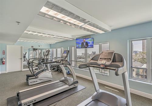 Gym - with all you need to keep your routine!