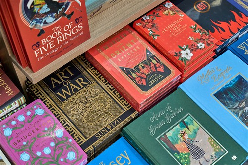 Gallery Image Books_a_Million_90.jpg