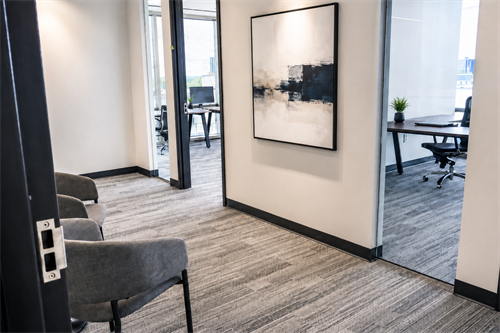 Gallery Image Perimeter_Corner_Suite_with_Two_private_offices__(1).png