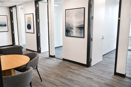 Gallery Image Perimeter_Interior_Suite_(1).png