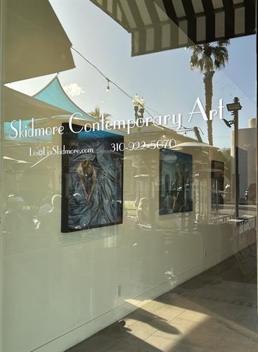 Gallery Image Skidmore-Contemporary-Art-Window-View-El-PAseo-Palm-Desert.jpeg