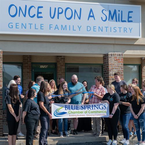 Gallery Image RibbonCutting.jpg