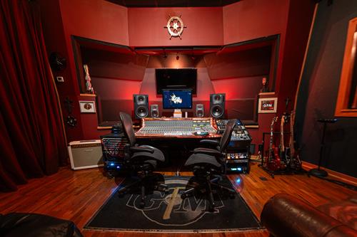 Gallery Image Console_and_COntrol_Room_Frontal.JPEG