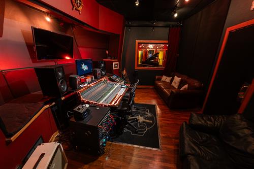 Gallery Image Control_Room_into_Live_Room.JPEG