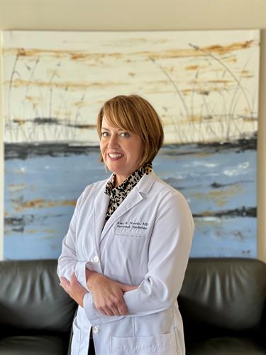 Dr. Amy Woods Dr. Amy Woods