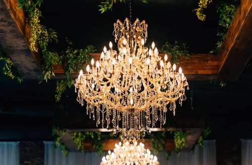 Gallery Image chandelier.jpeg