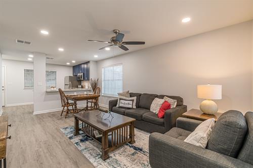 Gallery Image 1-print-Lakeview_Blvd-1.jpg