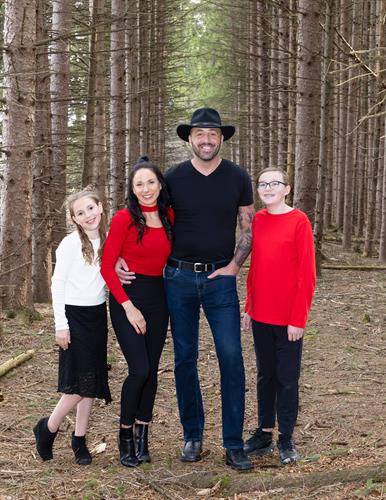 Gallery Image Jenna_Family_Cover_Shoot-20250419-5083-Enhanced-NR-Edit.jpg