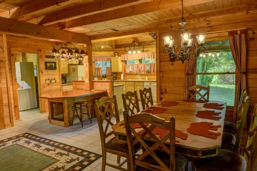 Dancing Bear Lodge Kitchen & Dining Rooms