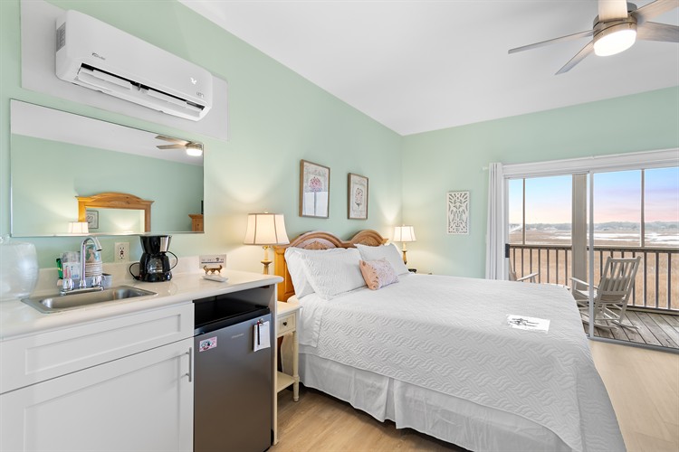 Azalea Room - Top Floor