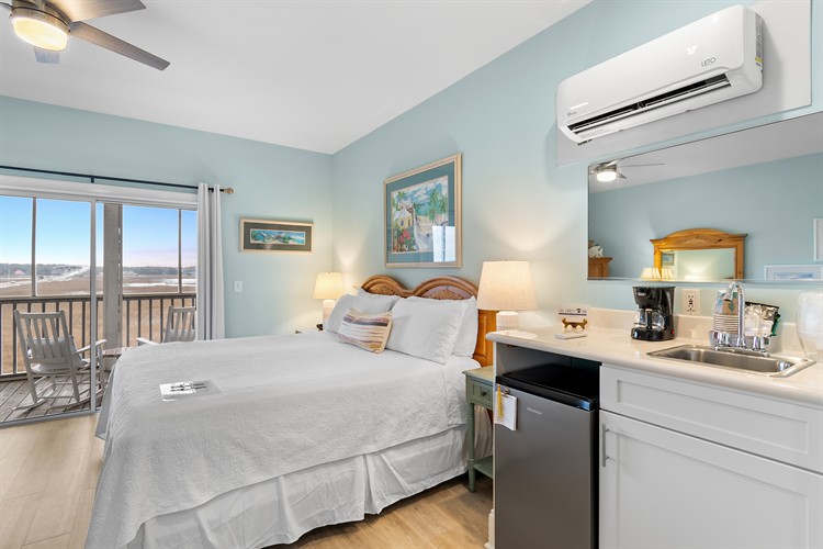 Bermuda Room - Top Floor