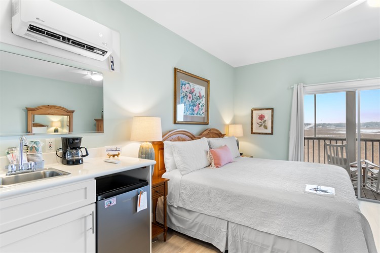 Hibiscus Room - Top Floor