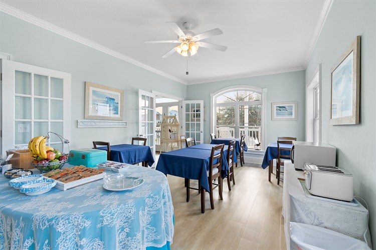 Breakfast Room