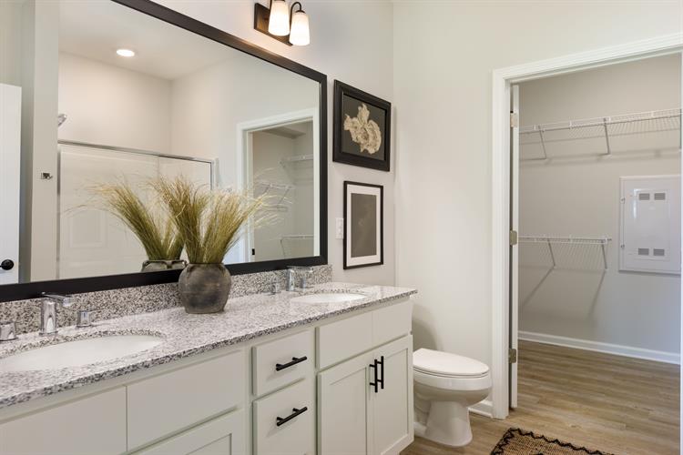 Gallery Image bathroom_1.jpeg