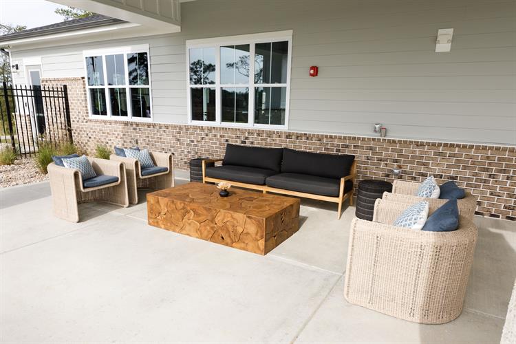 Gallery Image outside_pool_area.jpeg