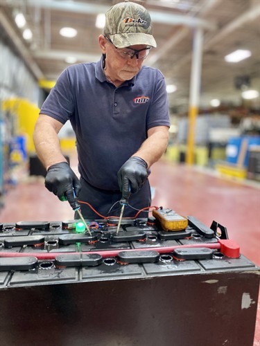 Receive a no-charge Operation Analysis w/ Power Study to determine the most economical approach to powering your lift truck fleet.