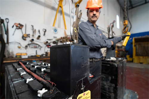 No maintenance. No guesswork. Just reliable power. That’s the Platinum Package difference.